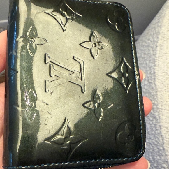Louis Vuitton Vernis Zip Around Wallet - Picture 10 of 10